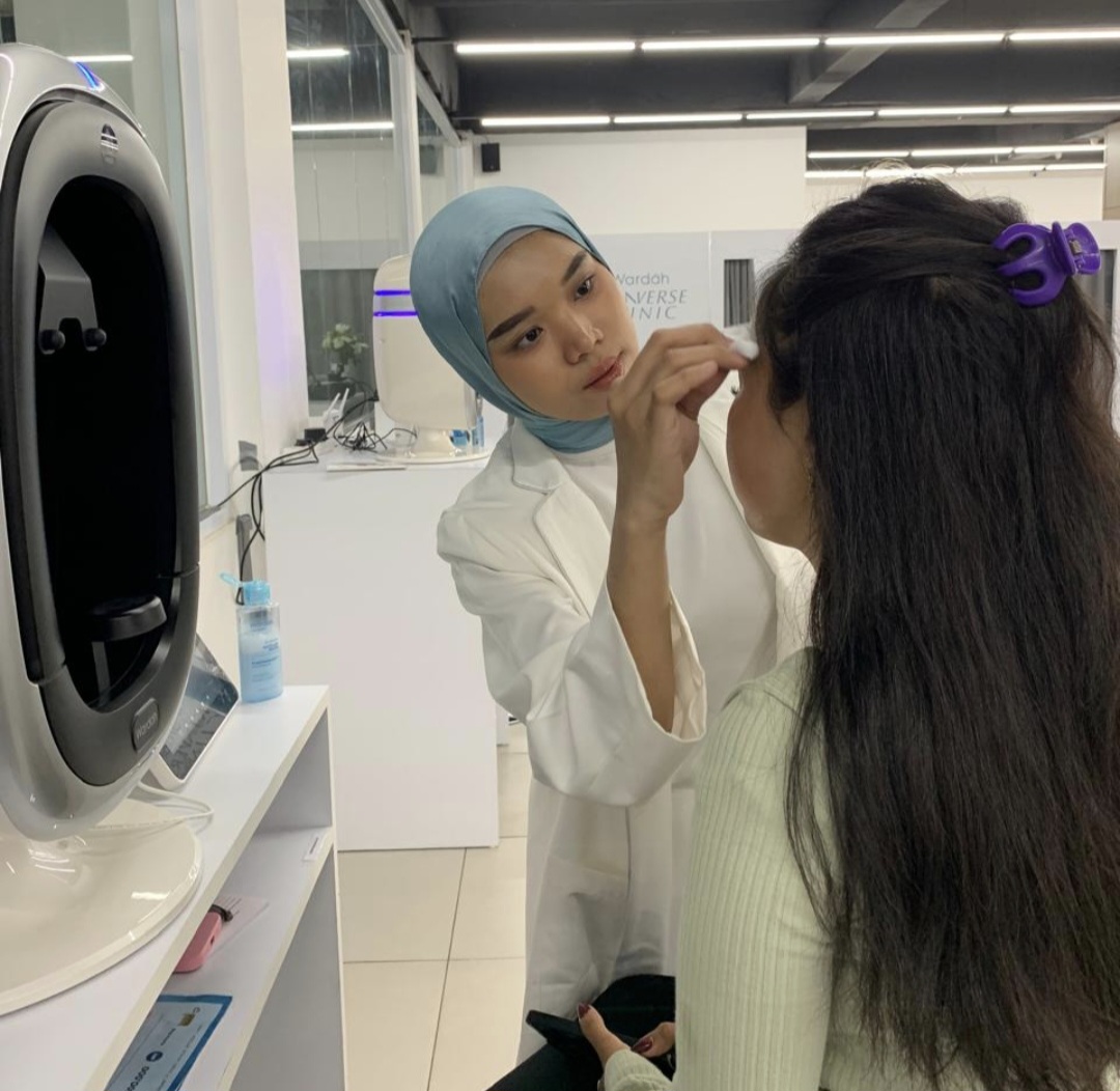 Revolusi Skincare di Makassar: Wardah Skinverse Clinic di CitraCosmetic Bawa Perawatan Kulit Non-Invasif Berba