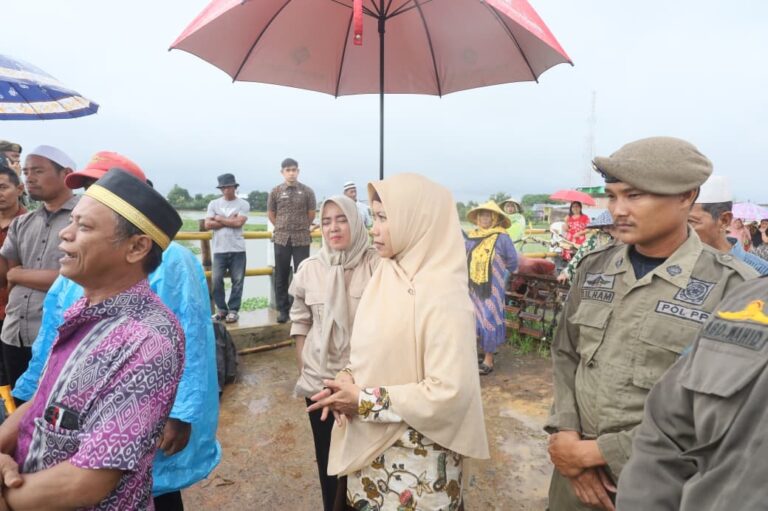 Antisipasi Bencana, Aulia Arsyad Dampingi Wali Kota Tinjau TPA, Jembatan dan SD Inp Kajenjeng