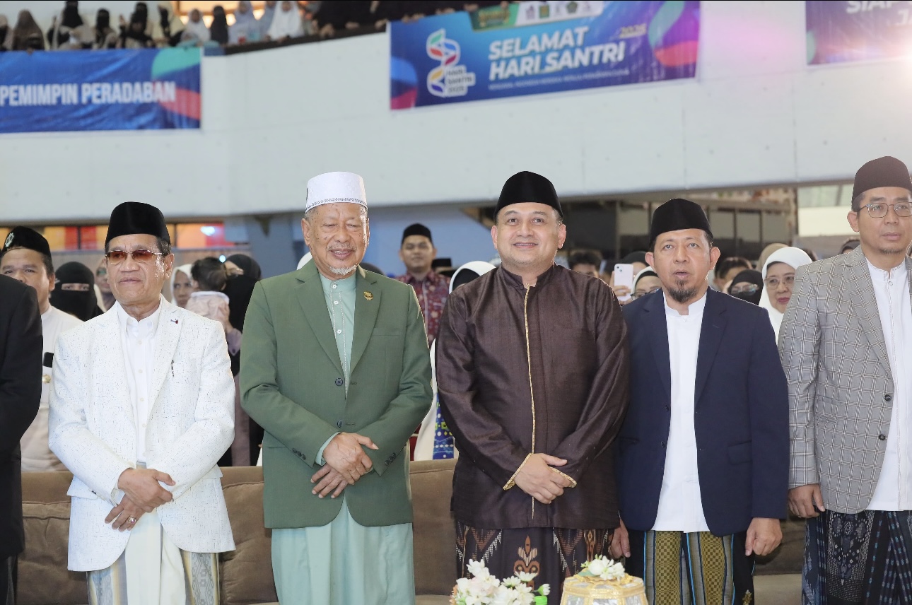 Di SITARUPA 2025, Munafri Kukuhkan Komitmen Lindungi Pesantren dan Santri