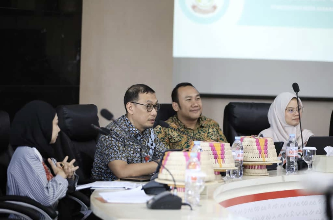Sekda Zulkifly Sambut Evaluator KemenpanRB, Paparkan Capaian AKIP 2025