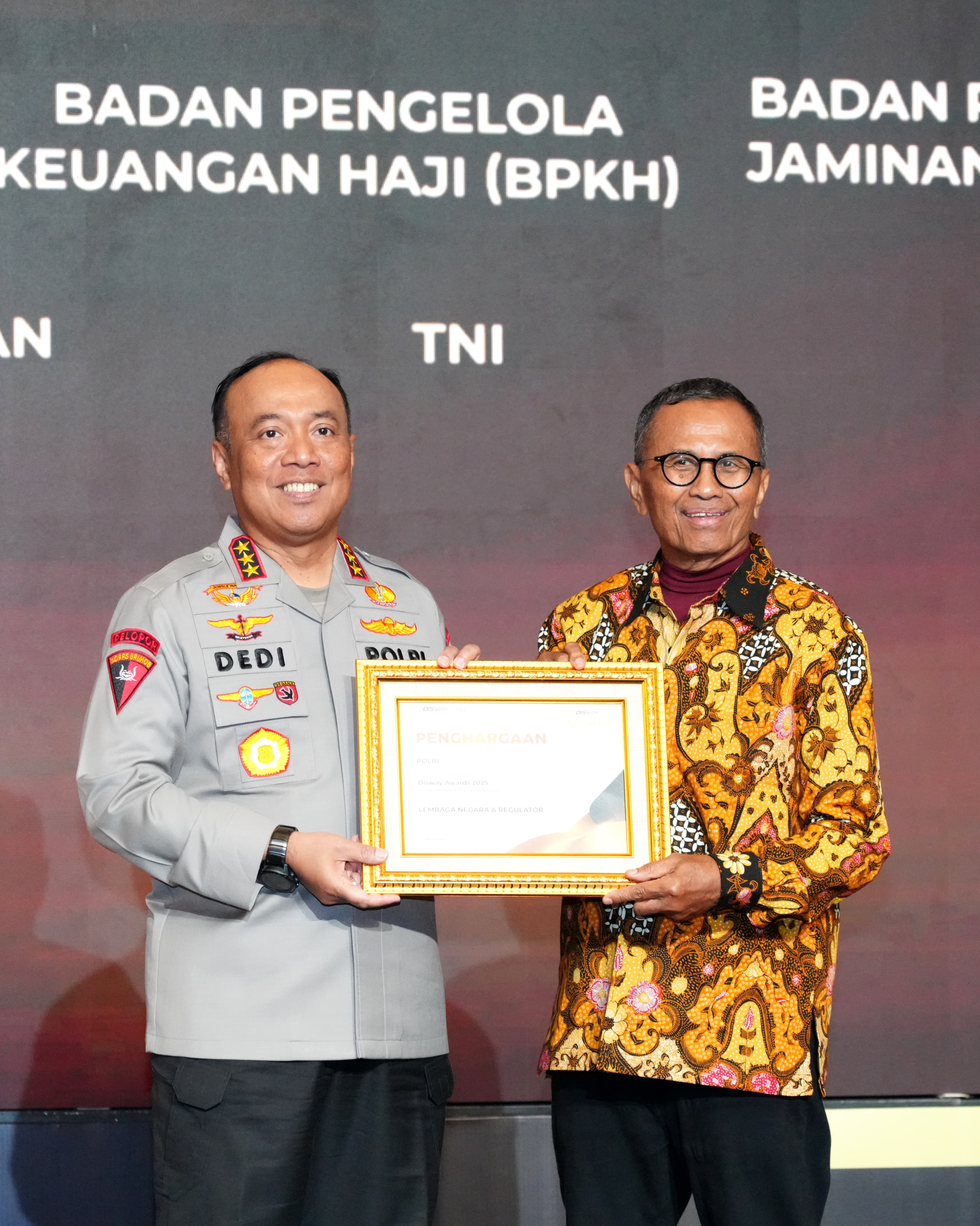 Wakapolri Terima Disway Award, Polri Komitmen Perkuat Kepercayaan Publik dan Jaga Sinergi Media