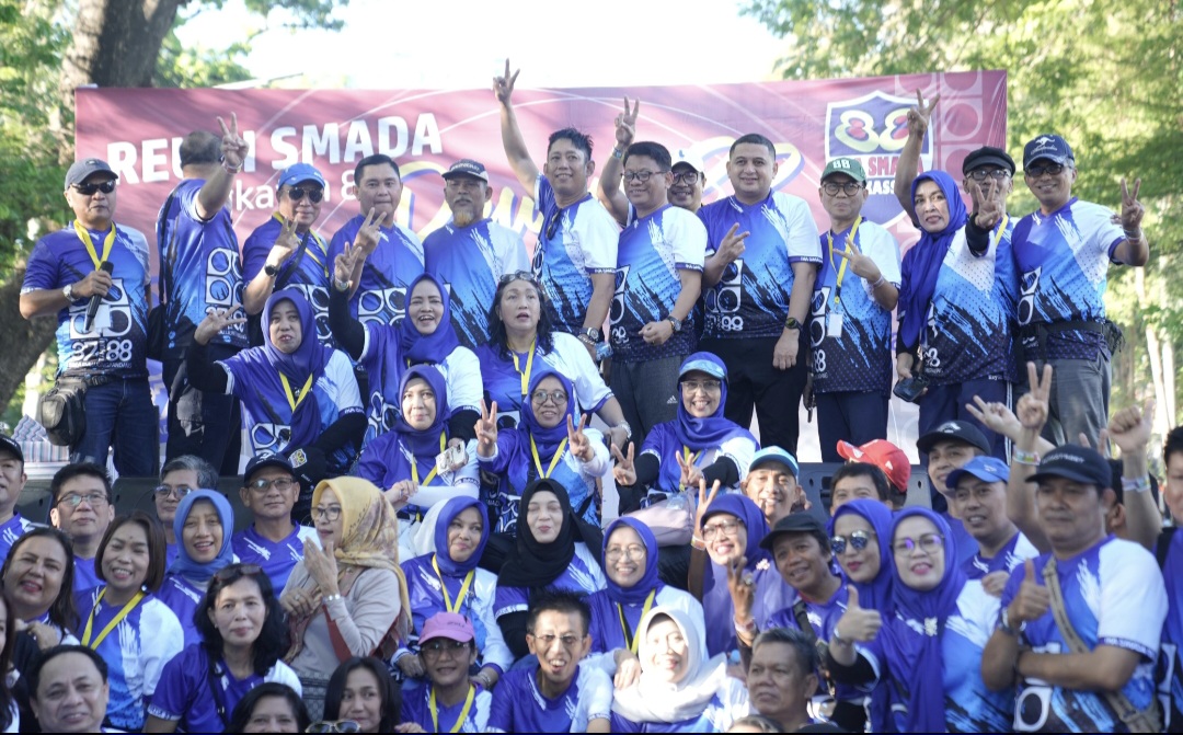 Bersama Kabarharkam Polri, Wali Kota Munafri Lepas Peserta Jalan Sehat SMADA 88 Makassar