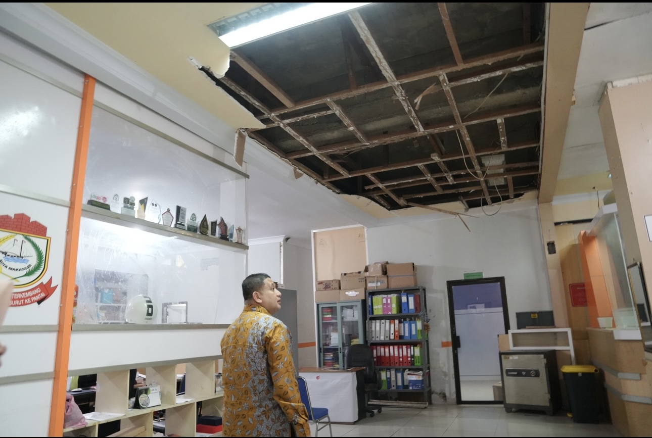 Sidak Sejumlah Kantor OPD, Wali Kota Munafri Soroti Kebersihan, Area Parkir, Hingga Kerusakan Ruang Kerja
