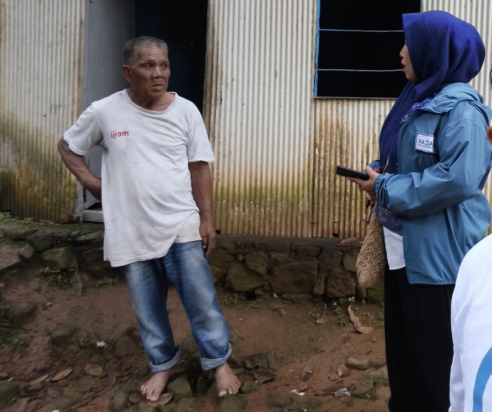 Lacak-Camat Parangloe Gerak Cepat Intervensi Warga Miskin di Kelurahan Lanna 