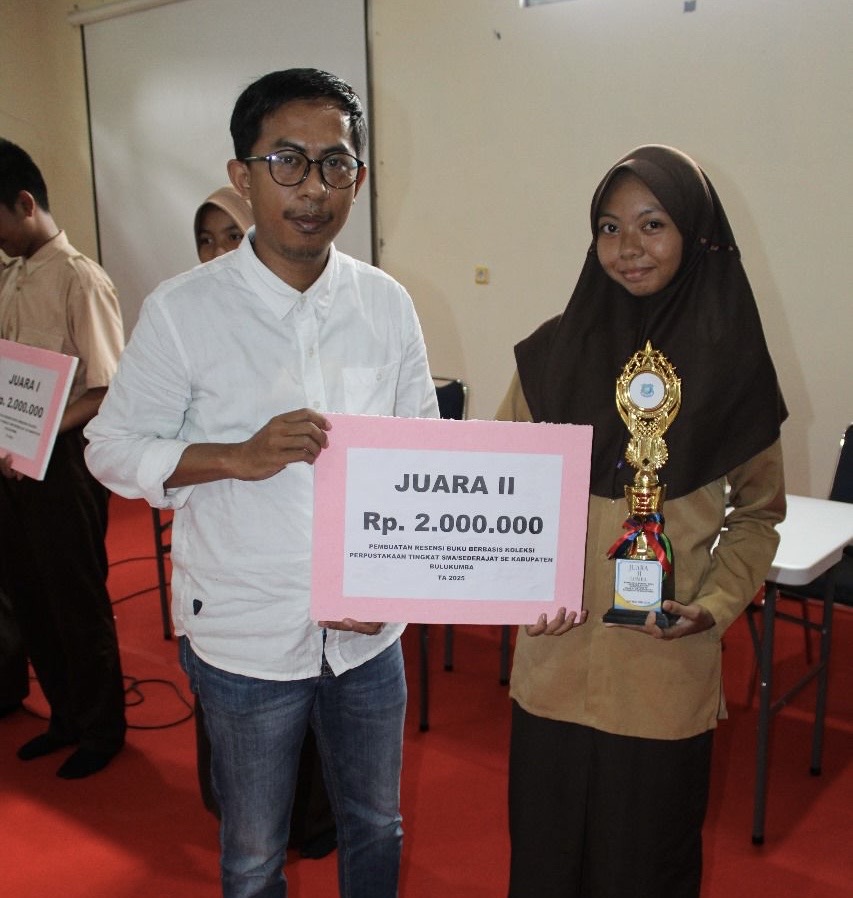 Khalisah Thitania Putri, Runner Up Lomba Resensi Buku Tingkat SMA se Kabupaten Bulukumba