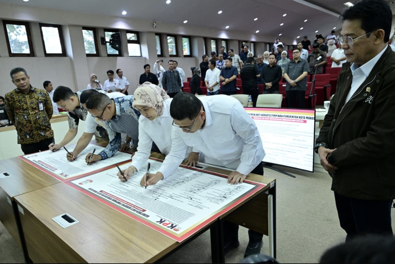 Pemkot–DPRD Makassar Bersama KPK RI Teken Komitmen Wujudkan Pemerintahan Bebas Korupsi
