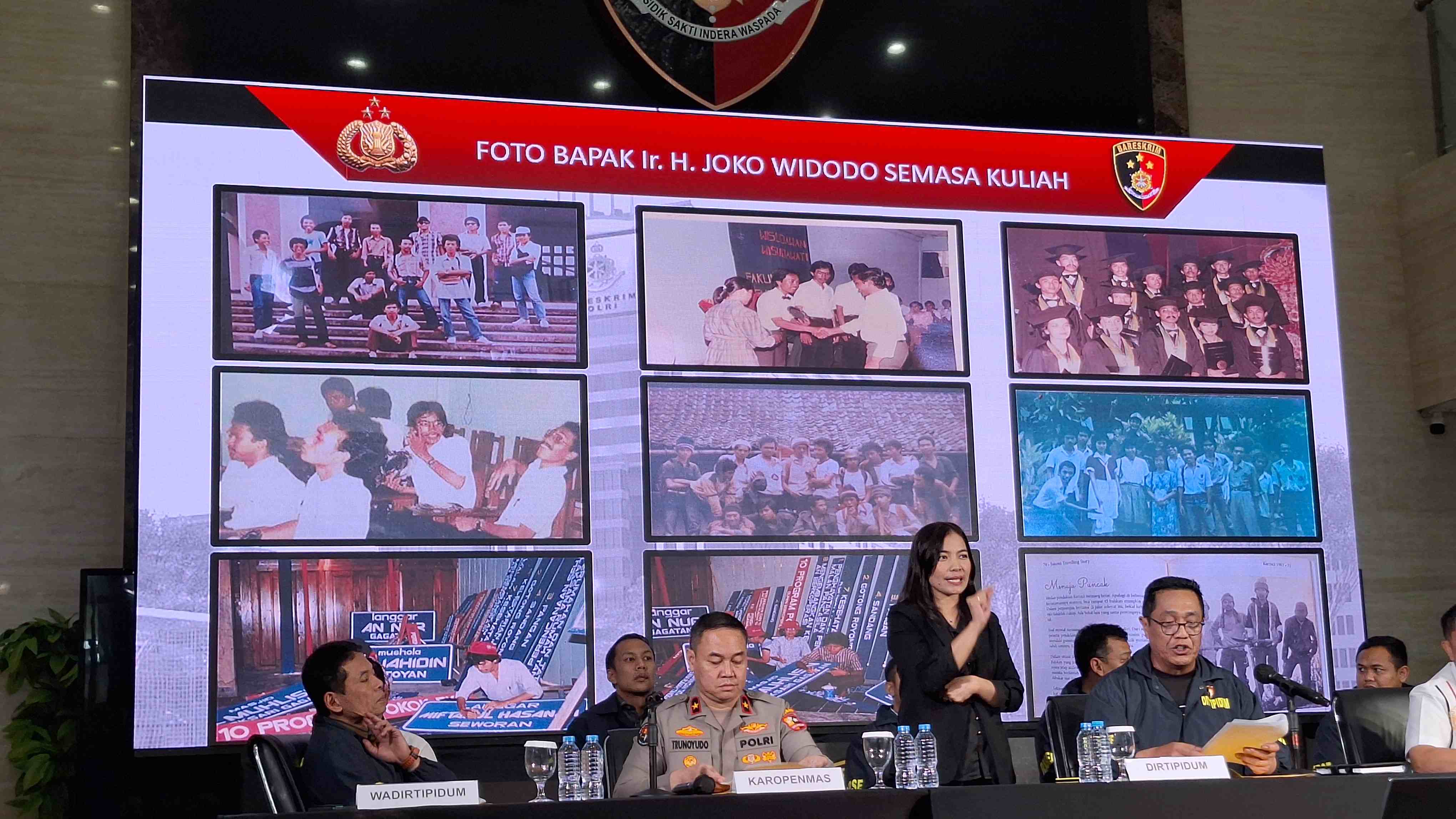 Jokowi Punya Foto-foto Selama Kuliah di UGM