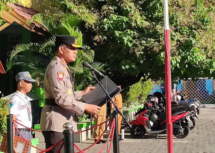 Pimpin Upacara di Salis, Kapolresta Gowa Ajak Pelajar Fokus Raih Prestasi