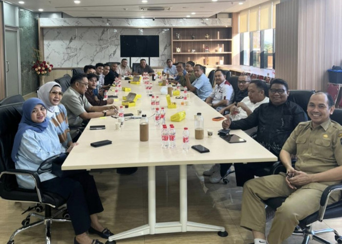 Rapat Perdana, MRR Cek Persiapan Panitia Mubes IKA Unhas