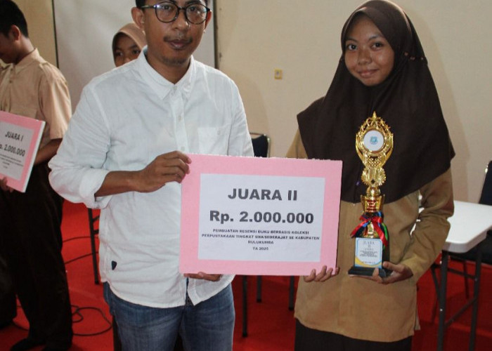 Khalisah Thitania Putri, Runner Up Lomba Resensi Buku Tingkat SMA Se Kabupaten Bulukumba