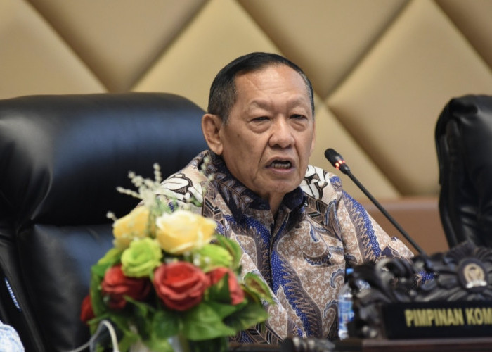 Baru Dikerjakan, Hamka B Kady Sesalkan Jalan Nasional Urip–Perintis Makassar Kembali Rusak