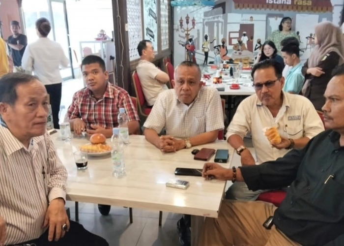 Dr Sulthani - Meja Panas Siapkan Talkshow:    Penguatan Peran Advokat