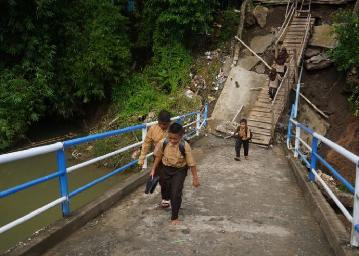 Pemkab Mulai Tangani Pengerjaan Jembatan Pakere Maros