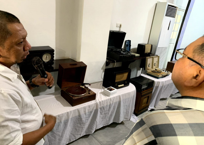 Disbud Makassar Hadirkan Piringan Hitam Peninggalan VOC