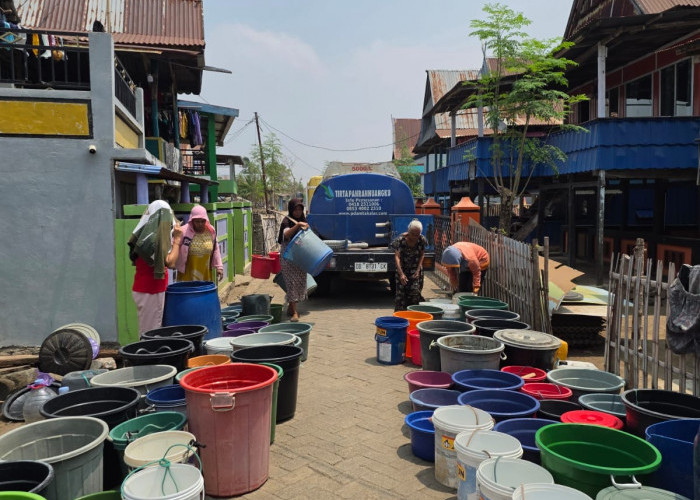 Wujudkan Nilai EWAKO, Satresnarkoba Takalar dan Alia Grafika Bantu Warga Kekeringan