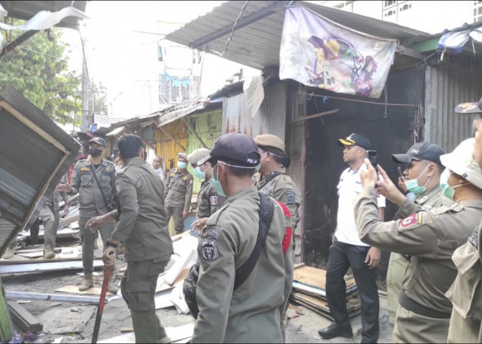 16 Lapak Pedagang di Ujung Tanah Direlokasi Usai Berdiri 35 Tahun