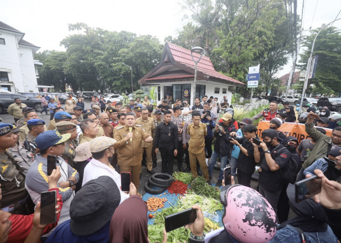 Temui Pendemo, Appi: Silakan Berdagang, Tapi Bukan di Tempat Terlarang