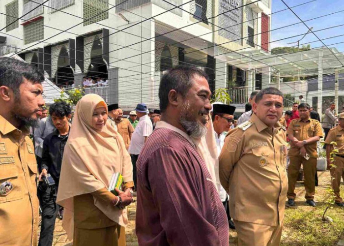 Kepala DP2 Makassar Dampingi Munafri Arifuddin Launching Gerakan Urban Farming Bukit Baruga