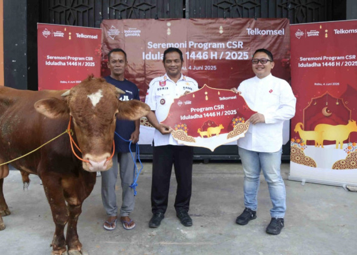 Lewat CSR 'Sambungkan Senyuman', Telkomsel Bagikan Hewan Kurban ke 600 Titik Prioritas di Indonesia 
