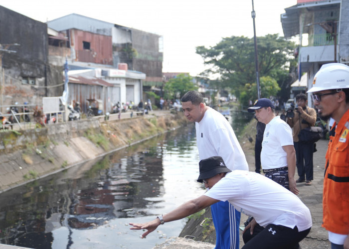 Wali Kota Munafri Pimpin Aksi Bersih Kanal Jongaya dan Pasar Pabaeng-Baeng
