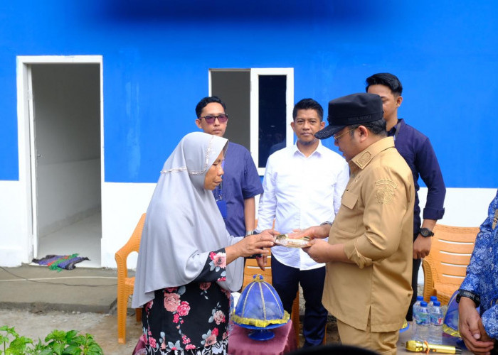Terharu Dapat Bantuan, Warga Miskin Ekstrem di Manuju: Terima Kasih Pemkab Gowa
