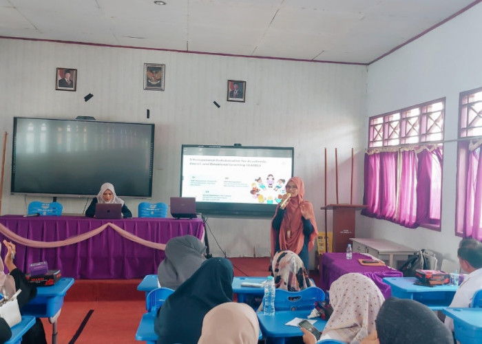 Dosen UNM Latih Guru BK Maros Dalam Berkomunikasi Empatik di Era Digital pada Generasi Alpha