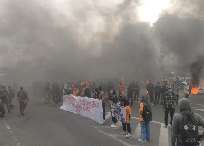 Aksi Demonstrasi GP3I dan AMORAS Desak Mendiktisaintek Copot Rektor UNM