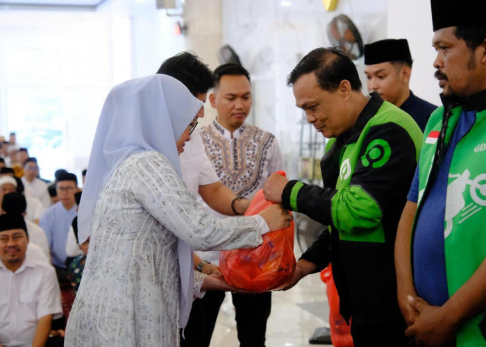 Pemkab Gowa Gelar Zikir dan Doa Bersama, Plus Serahkan Bantuan ke Miskin Ekstrem-Driver Ojol