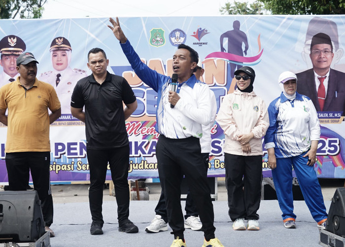 Pemkab Sidrap Gelar Jalan Sehat Memperingati Hardiknas 2025 