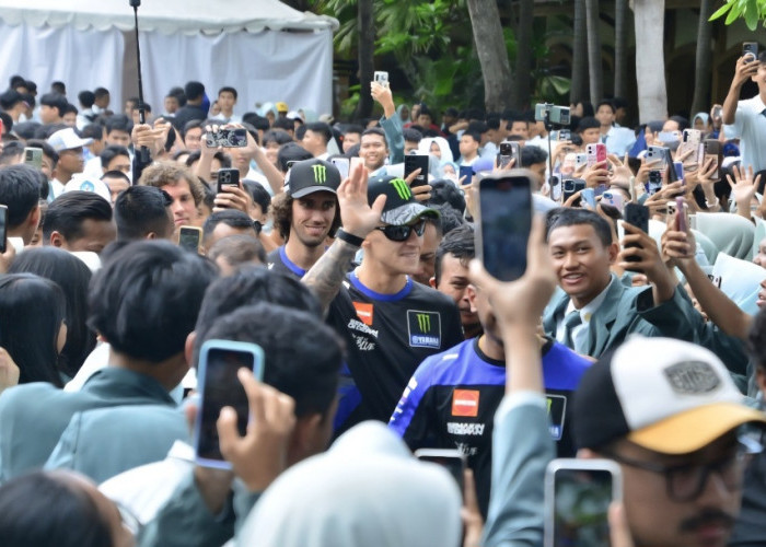 Heboh! Ratusan Pelajar Mataram Meet & Greet dengan Duo Monster Energy Yamaha MotoGP 
