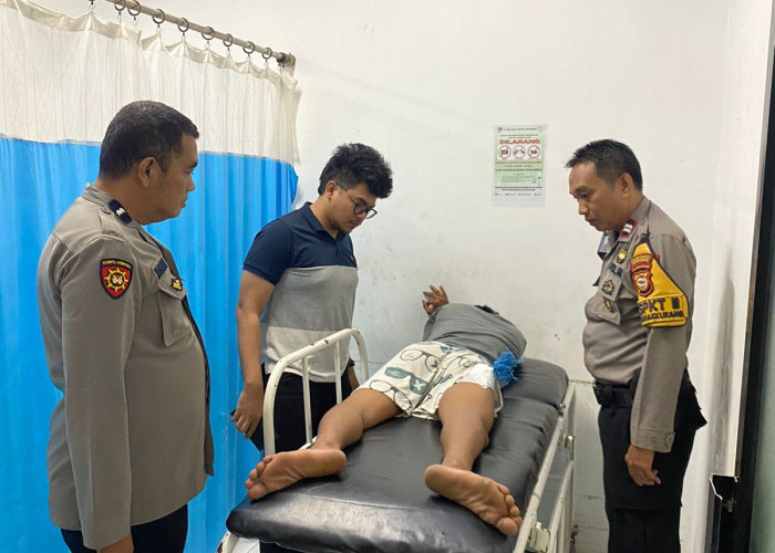 Mahasiswa UMI saling bentrok dengan Senjata Tajam dan Petasan