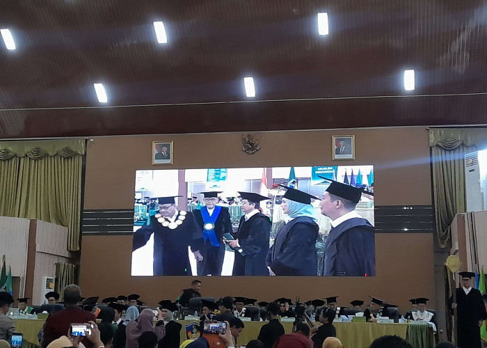 UMI Kukuhkan Tiga Profesor, Diakui PTS dengan Jumlah Guru Besar Terbanyak