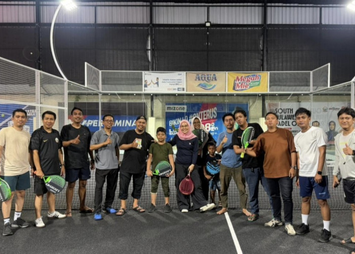 Peringati Hari Pers Nasional,   Politikus PSI Rezki Mulfiati Lutfi Ajak Jurnalis Main Padel