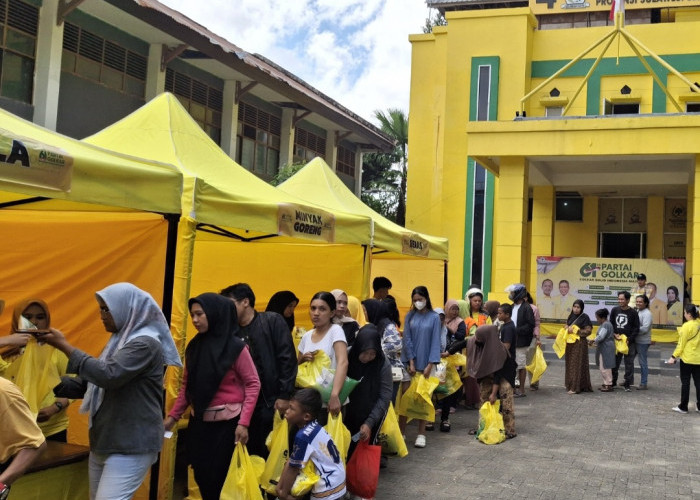 Peringati HUT ke-61, Golkar Sulsel  Bagi Sembako dan Gelar Pasar Murah