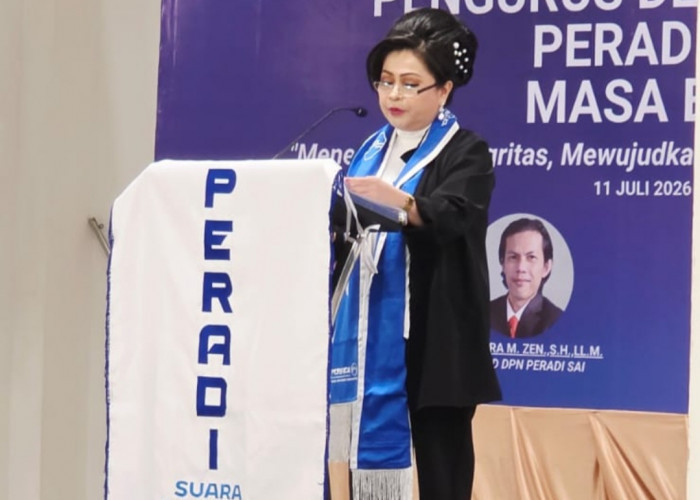 Dr. Metsie T. Kandou Bacakan SK Pelantikan Pengurus PERADI SAI Makassar Periode 2026–2030