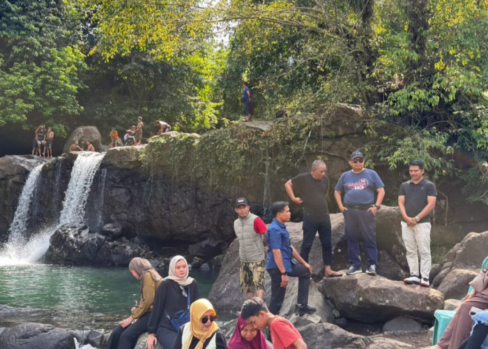 Libur Akhir Pekan, Bupati Takalar Tinjau Wisata Air Terjun Timurung