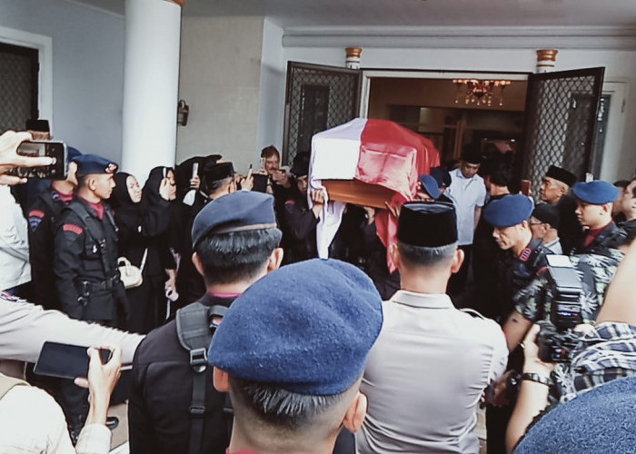 Wali Kota Munafri Kenang Almarhum Komjen. Purn Jusuf Manggabarani