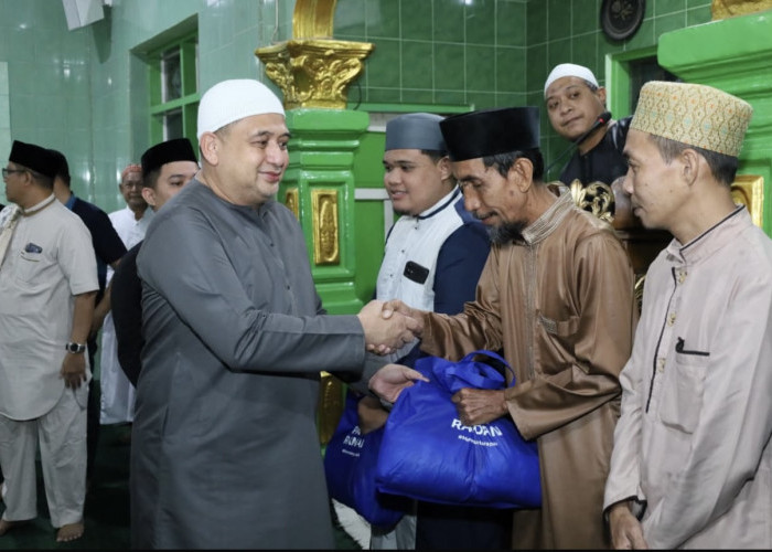 Lewat Safari Subuh, Wali Kota Makassar Sapa Warga dan Apresiasi Pengurus Masjid