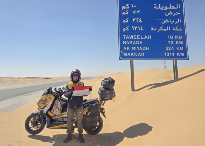 Kisah Perjalanan Biker XMAX Tembus 12 Negara untuk  Umrah di Tanah Suci Mekah