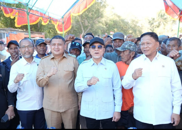 Wali Kota Makassar Dampingi Menko Pangan Tinjau Kesiapan Kampung Nelayan Merah Putih Untia