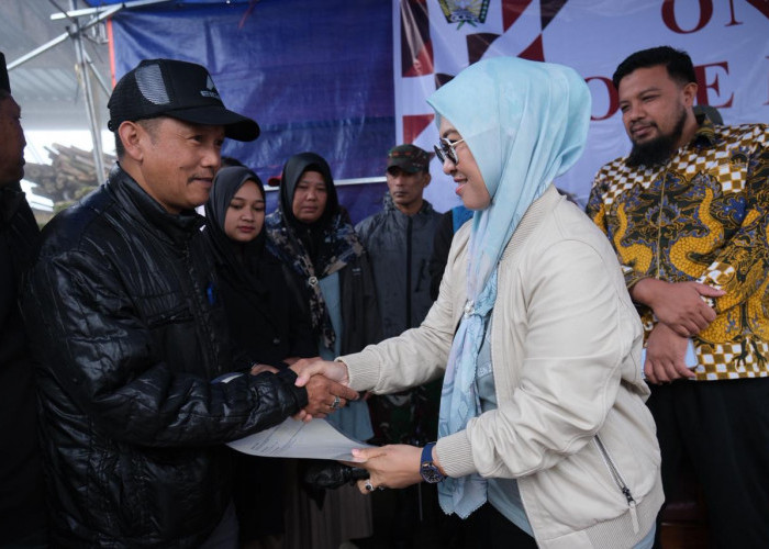 BPN Gowa Bagikan 3.608 Sertifikat PTSL di Tinggimoncong