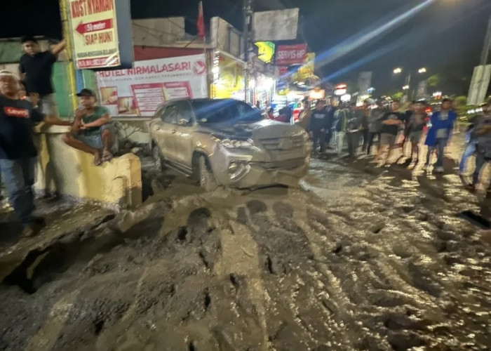 Diduga Dibangun Pakai Dana APBD, Penutupan Akses Jalan Wisma Nirmala Rugikan Warga