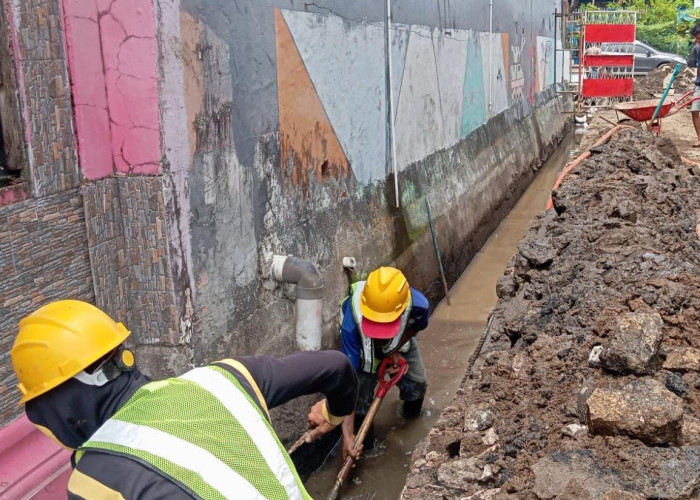 Pemkot Makassar Perbaiki Jalan dan Drainase di Kawasan Pongtiku