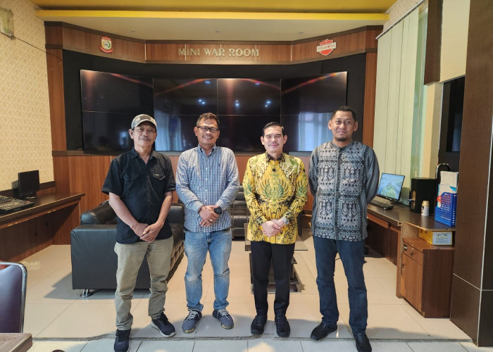 Pemilihan Berlangsung Kondusif, Camat Panakkukang, Arif Fadli Bekali RT/RW Standar Layanan Publik