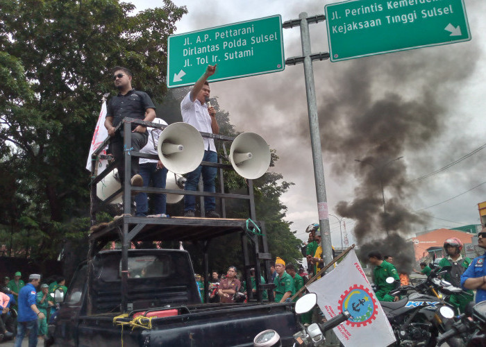 Buruh Bagasi Pelabuhan Mendesak Kepala Pelni Makassar Dicopot 