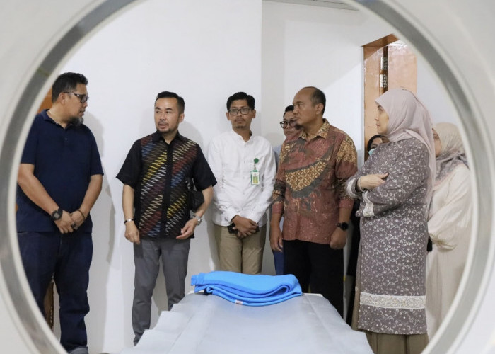 Tak Hadir di Lounching Seragam Gratis, Aliyah: Saya Mewakili Wali Kota Ke Kementerian Kesehatan