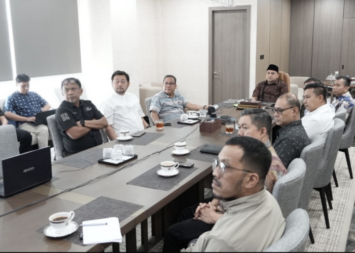Pemkot Makassar Buka Peluang Kembangkan Transportasi Publik Bersama Transjakarta