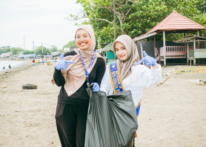 Duta Remaja Sulsel Motori Aksi Bersih Lingkungan di Pesisir Pantai