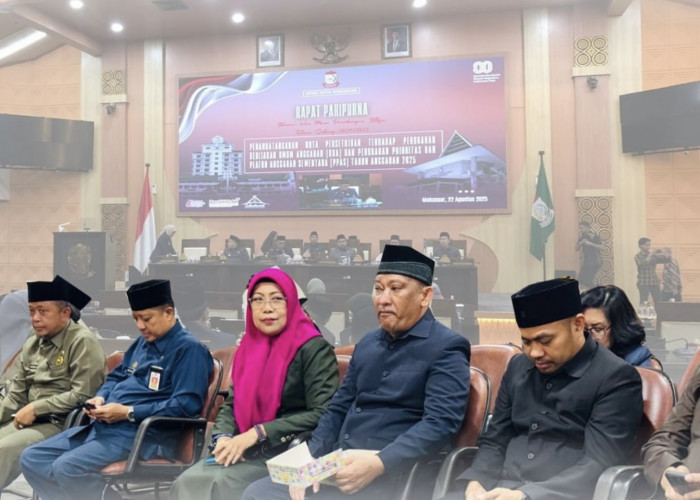 Kepala Dinas Pertanahan Kota Makassar Hadiri Rapat Paripurna DPRD Kota Makassar