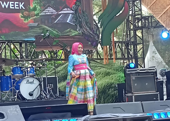 Fashion Week Beautiful Malino 2025 Tonjolkan Pesona Cora' La'ba